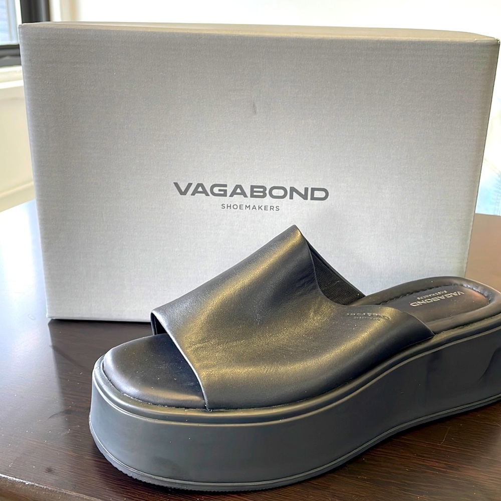 Vagabond size 39 ( US size 9)Courtney slides
